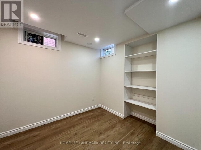 Photo du bâtiment - 153 Fimco Cres