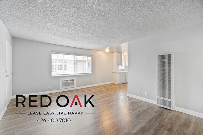 Foto del edificio - ~1 Month FREE~ Delightful Two Bedroom with...