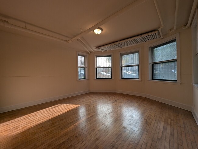 Building Photo - 2330 N Spaulding Ave