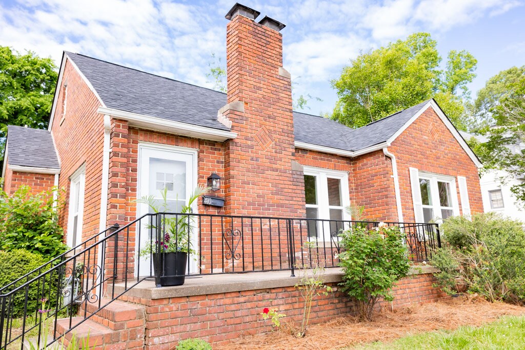 Foto principal - 410 W Willowbrook Dr