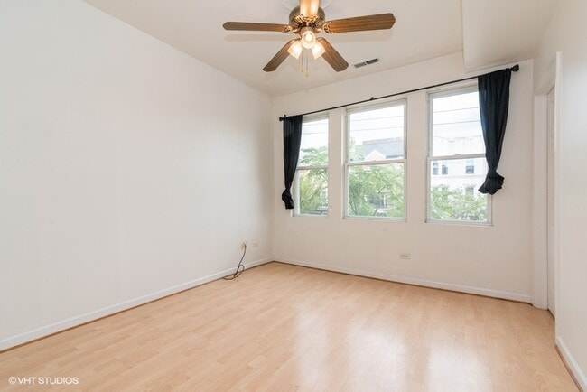 Building Photo - 912 N Ashland Ave