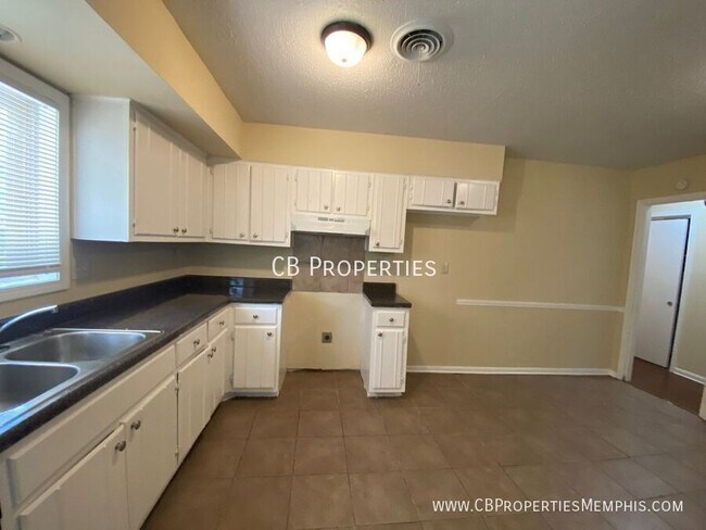 Foto del edificio - 6233 Cranbury Park Dr