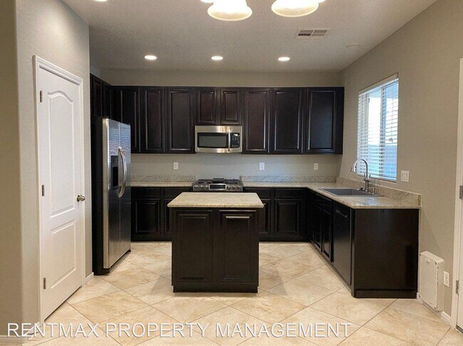 Foto del edificio - 4 br, 2.5 bath House - 688 CALAMUS PALMS PL