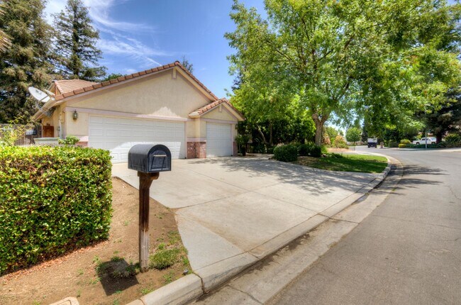 Foto del edificio - 5508 W Bluff Ave