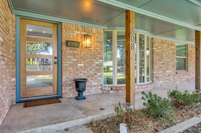 Foto del edificio - Extraordinary Irving Home on Quiet cul-de-sac!
