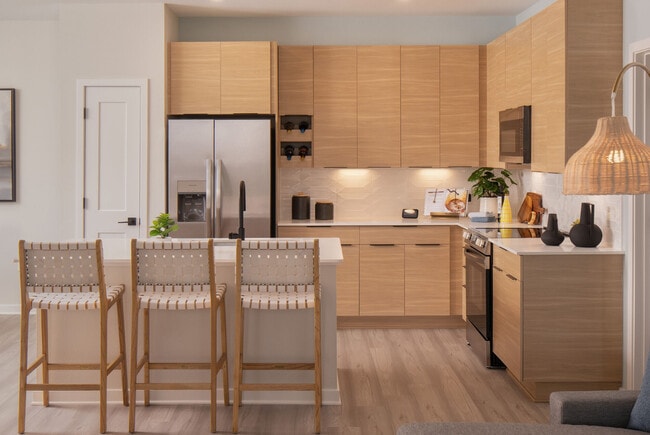 Building Photo - Aventon Lake Conway