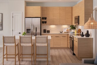 Building Photo - Aventon Lake Conway