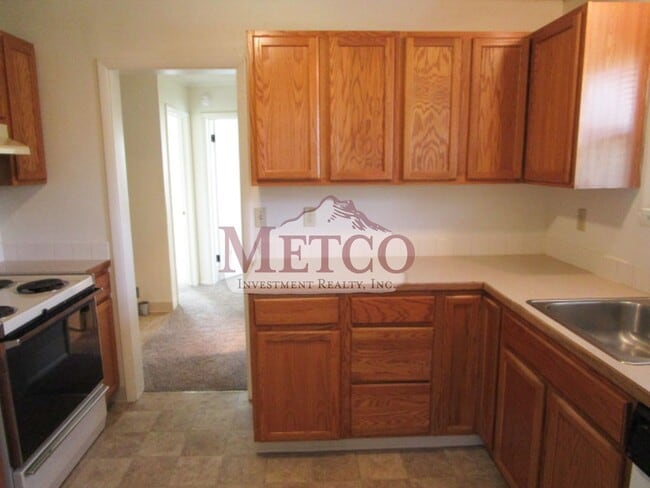 Building Photo - Darling 2 bedroom house in Springfield