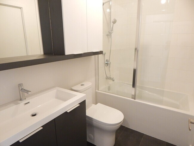 Building Photo - 580 Rue Nicolet