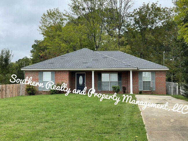 Building Photo - Make this your home!