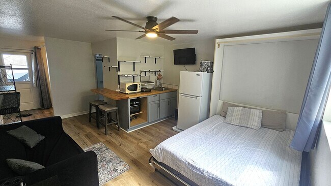 Foto del edificio - Studio, 1 covered parking with Murphy bed