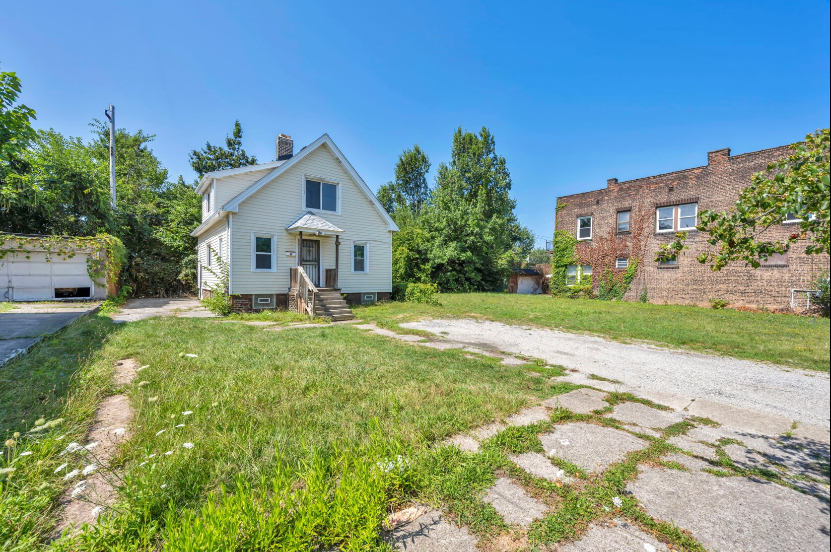 788 London Rd Cleveland, OH 44110 – photo 4