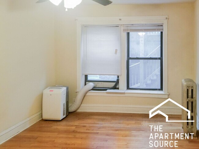 Foto del edificio - 518 W Cornelia Ave