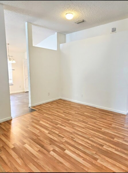 Foto del edificio - Welcome To the Dream Family 4 Bed and 2 Ba...