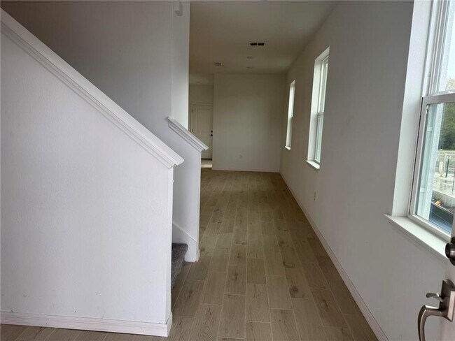 Foto del edificio - 5758 Stockade Blvd