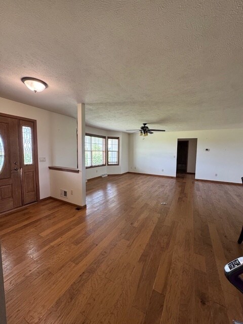 Foto del edificio - 4600 E Maple Lane Rd