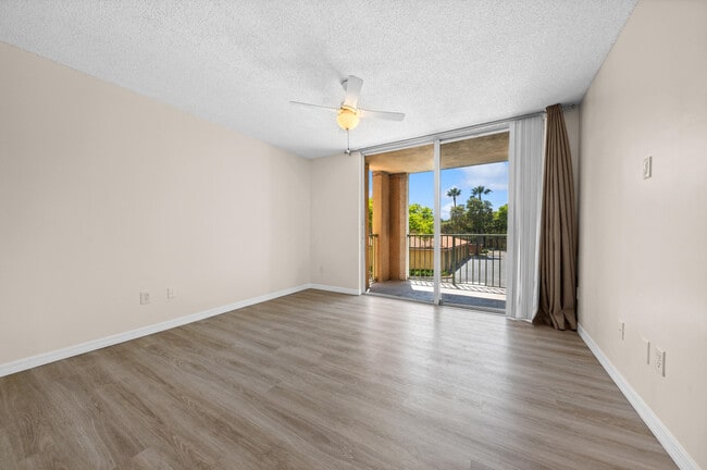 Building Photo - 117 Yacht Club Way