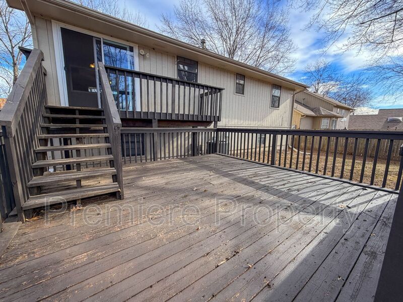 Foto del edificio - 604 NE Mimosa Dr