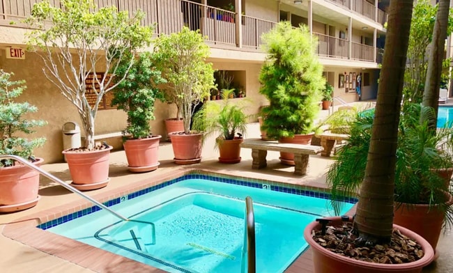 Foto del edificio - 2501 W Redondo Beach Blvd