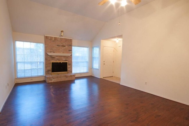 Foto del edificio - 1812 Pine Ridge Dr