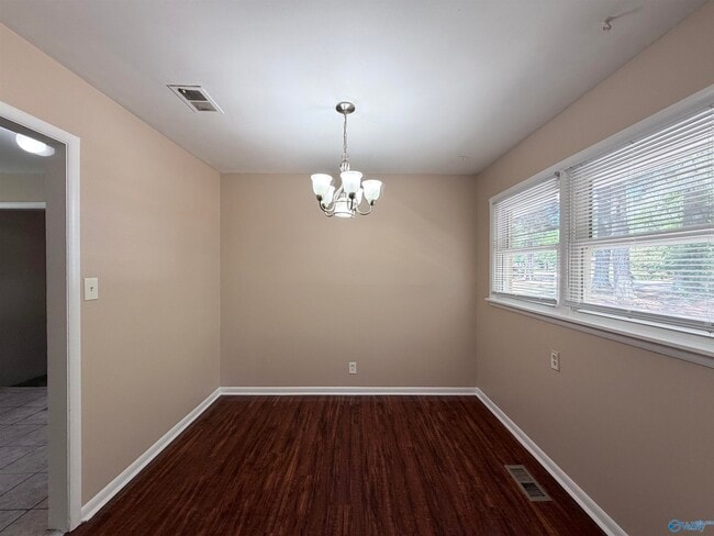Building Photo - 2205 Glen Iris Rd NW