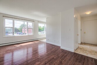 Building Photo - 111 Craydon Rd