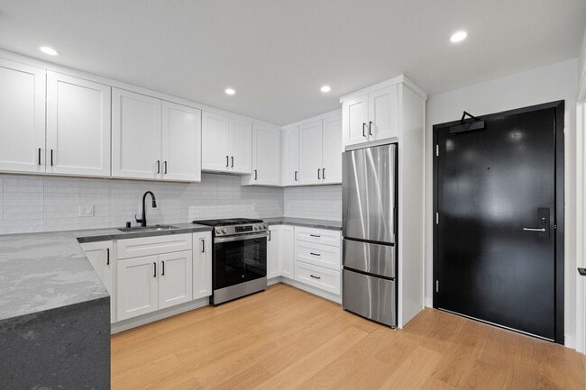 Photo - 693 Sutter St Apartment