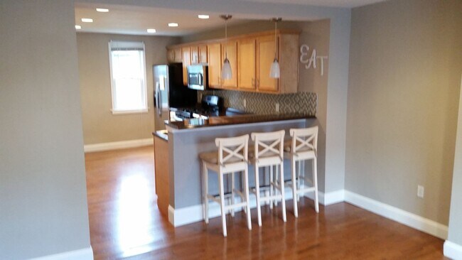 Photo - Charming 3 Bedroom Reno In South Side. Ope... House