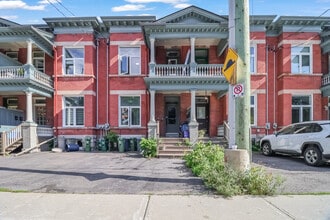 Building Photo - 454 McLeod St