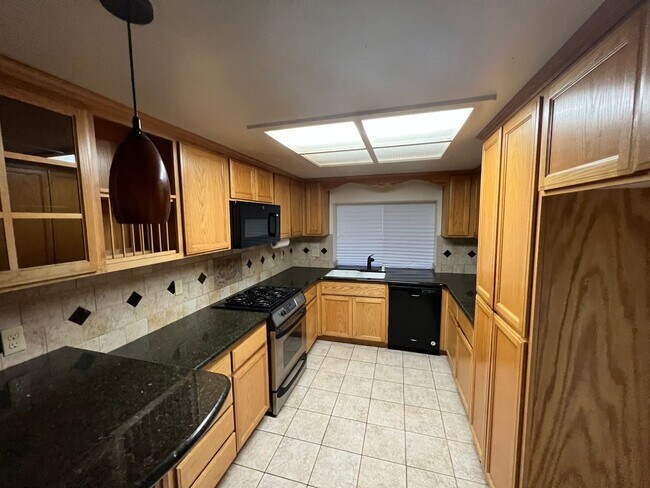 Foto del edificio - 2870 Higgins Rd