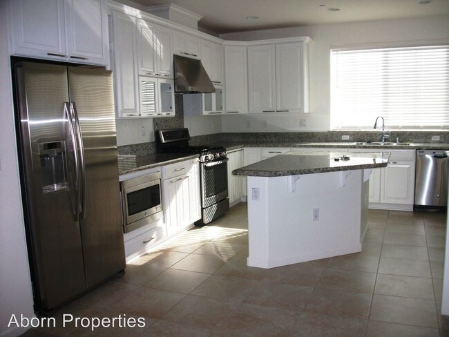 Building Photo - 6126 Golden Vista Dr