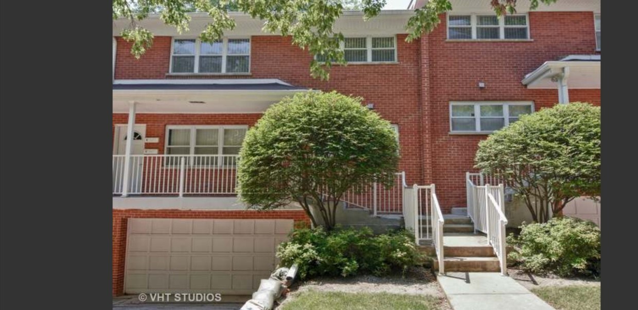Foto principal - 169 E Palatine Rd