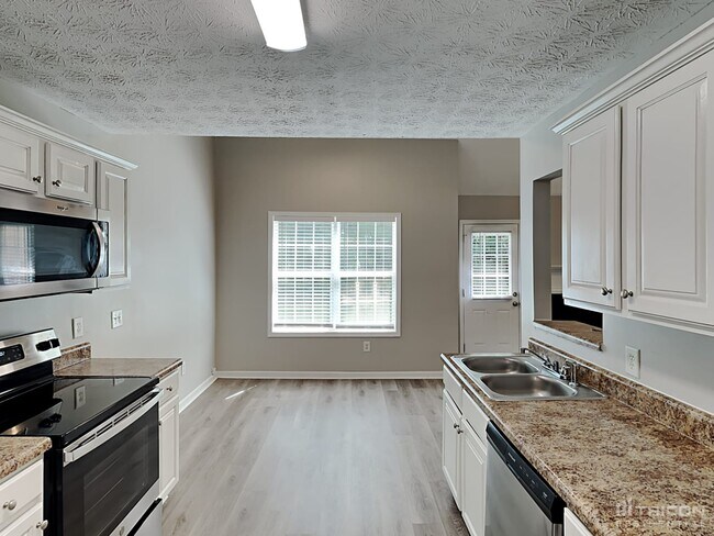 Building Photo - 350 Valley View Dr