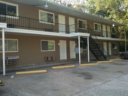 Primary Photo - 1547 S Green River Rd
