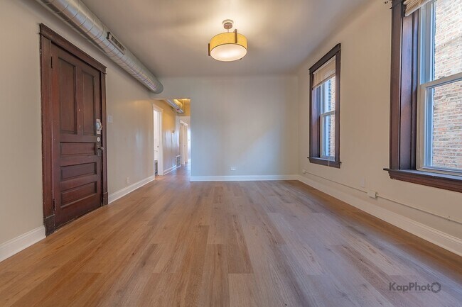 Foto del edificio - 2644 W 22nd Pl