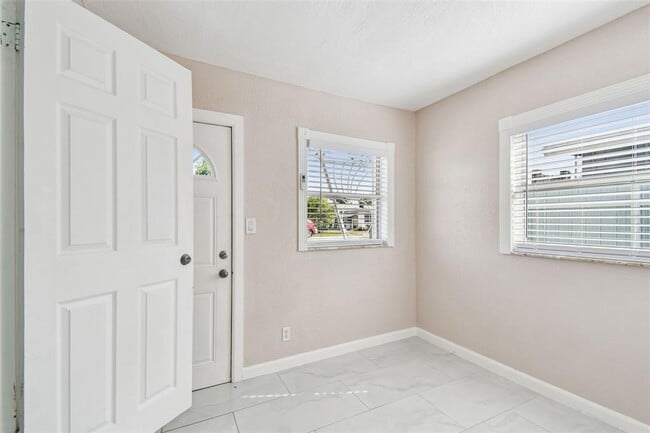 Foto del edificio - 3540 56th Ave N