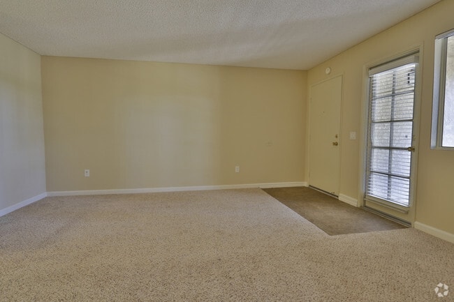 Sala de estar de 1x1 - Pinecrest Apartments