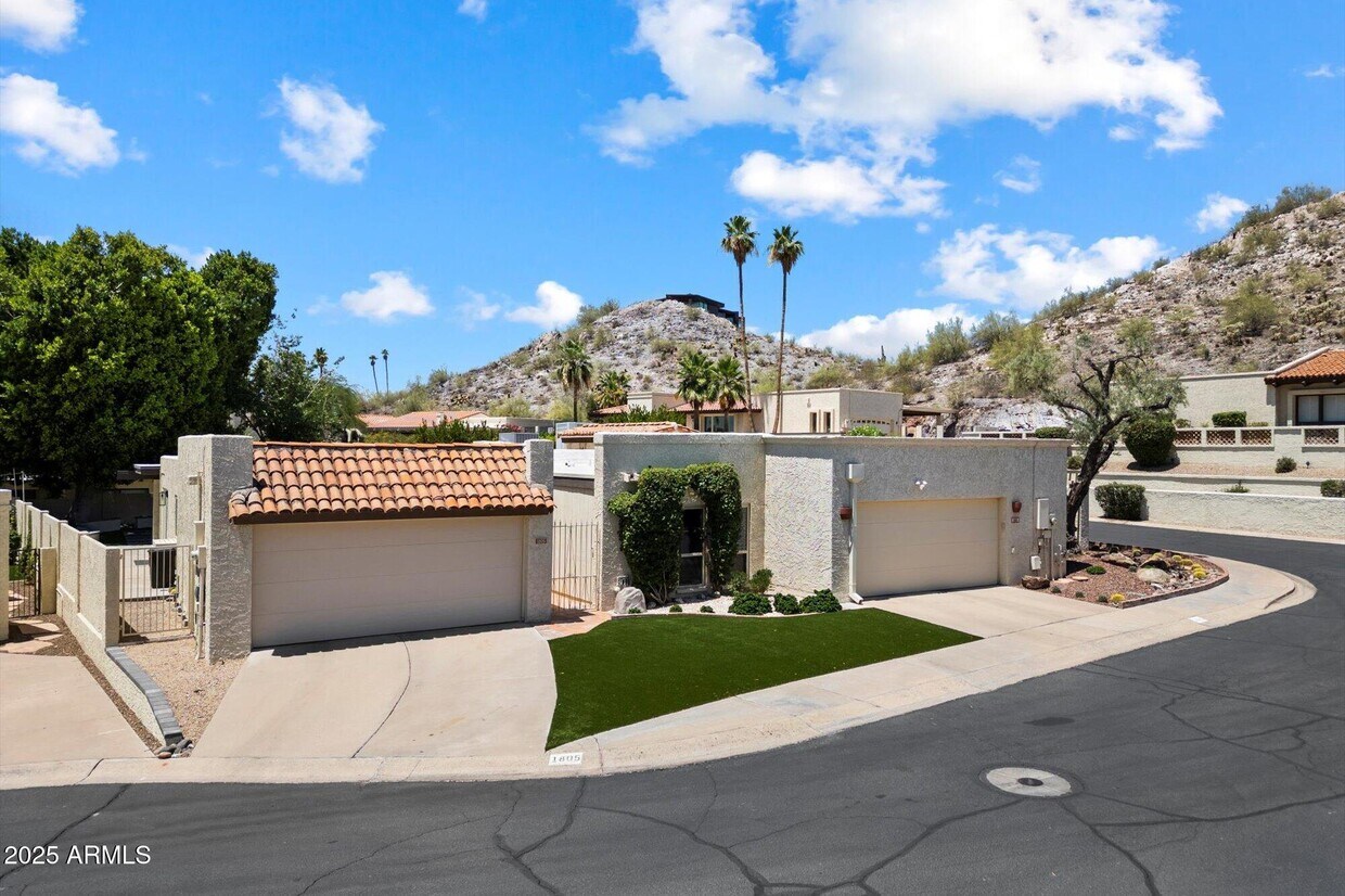 Foto principal - 1805 E Lane Ave