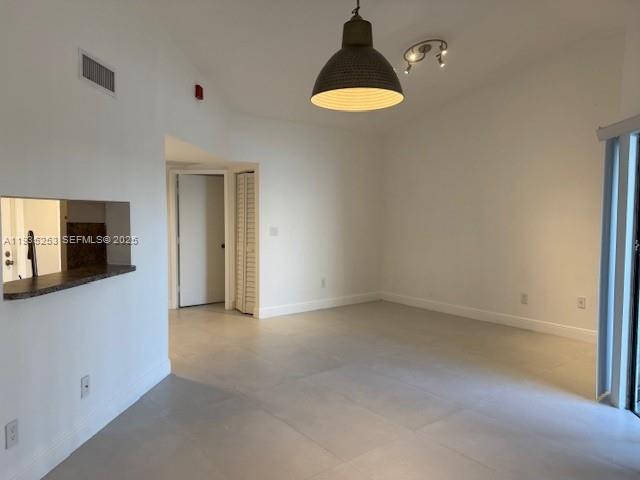 Foto del edificio - 1280 S Franklin Ave