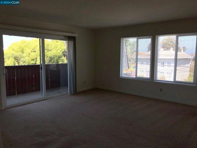 Building Photo - 2040 Santa Clara Ave