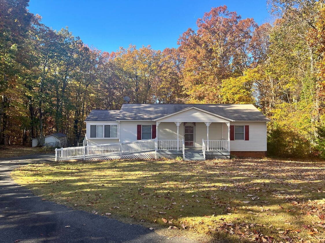 Foto principal - Beautifully secluded home right in the Vil...