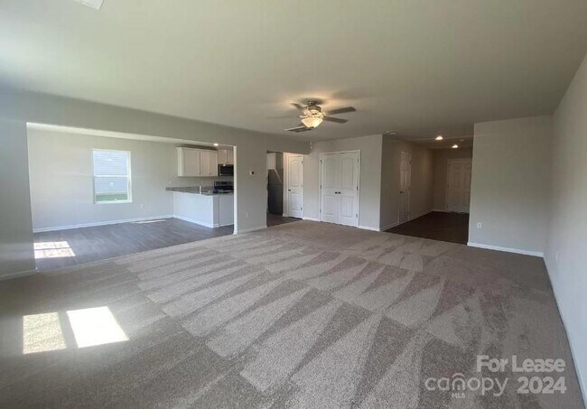 Building Photo - 9354 Creedmore Hills Dr