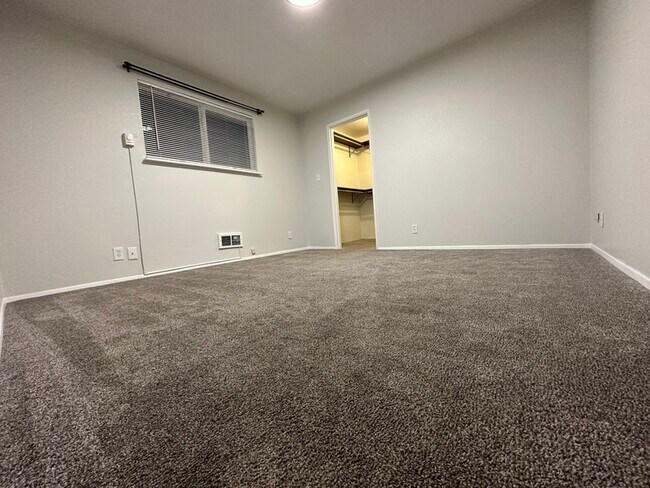 Foto del edificio - 1302 E 40th St