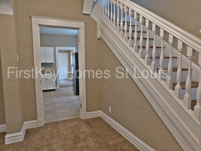 Foto del edificio - 1283 Purcell Ave