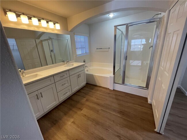 Foto del edificio - 5306 Spring Canyon St