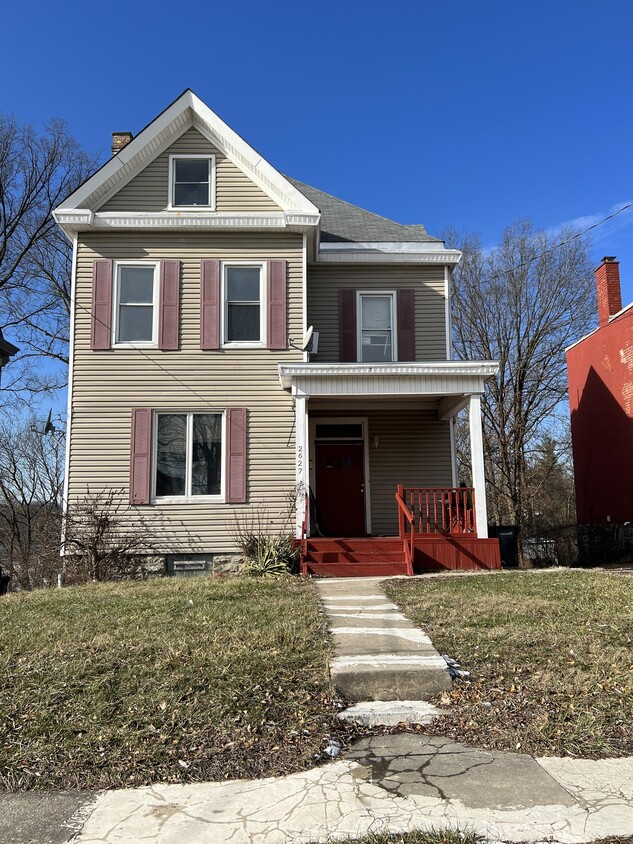 Building Photo - 2627 Fenton Ave