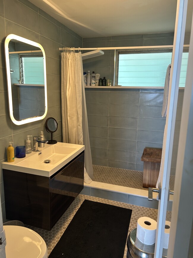 Bathroom - 2840 N Ocean Blvd