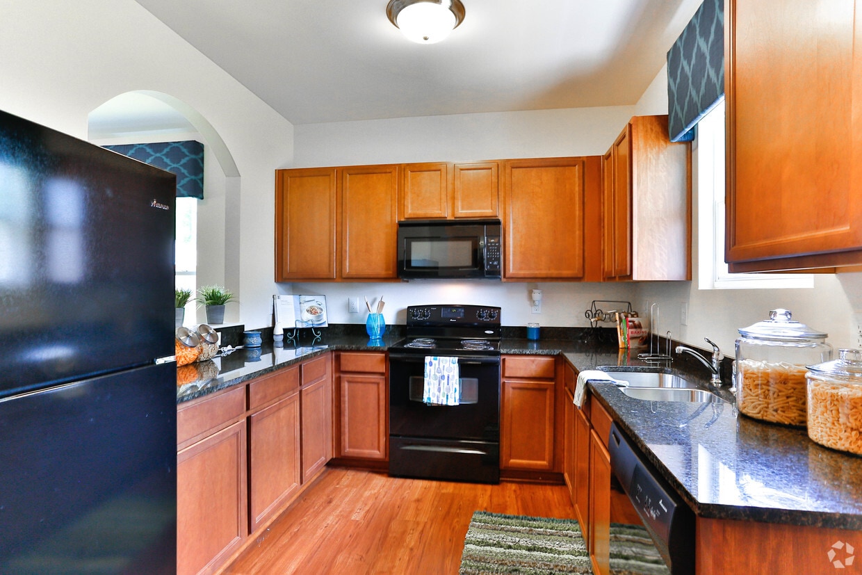 The Reserve at Catawba Creek 2093 Hoffman Rd Gastonia, NC