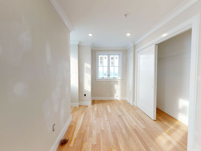 Building Photo - 51 Lexington St