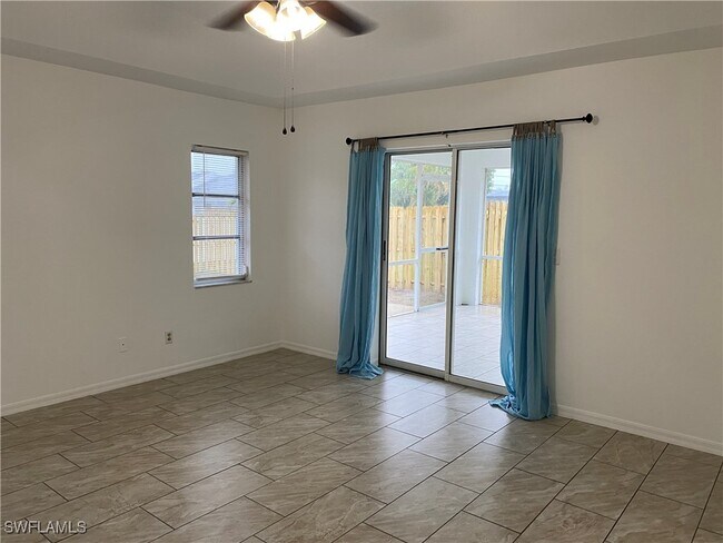 Foto del edificio - 761 93rd Ave N
